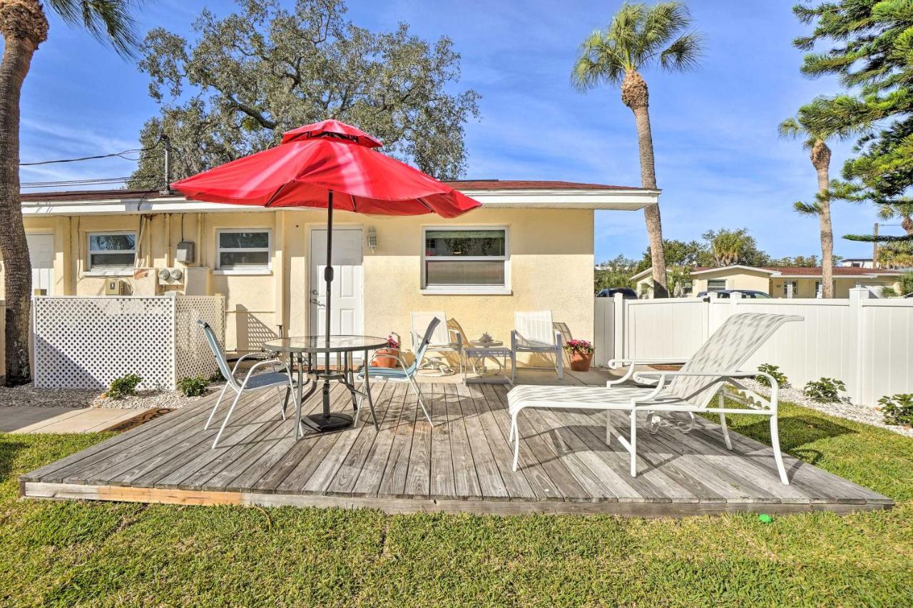 Pet-Friendly Dunedin Townhome With Private Yard Exterior photo